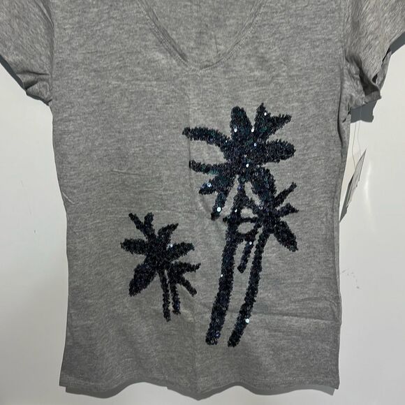 Palm Harbour Women's Gray Sequined V-Neck Short Sleeve T-Shirt Petite Small NWT - Picture 2 of 12